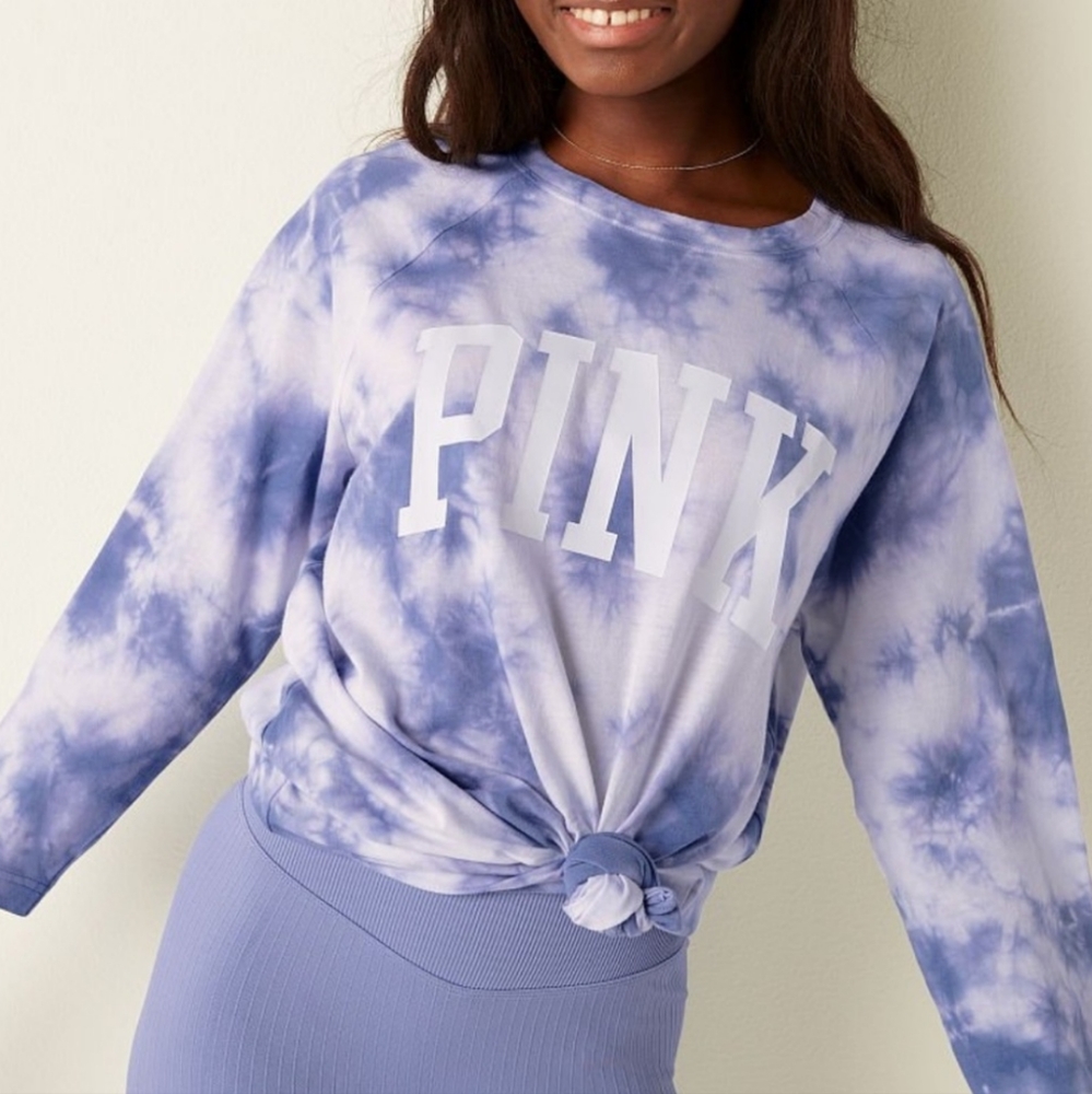 VICTORIAS SECRET PINK Campus Logo Baseball Tee Periwinkle Tie Dye Size Medium - Picture 3 of 11